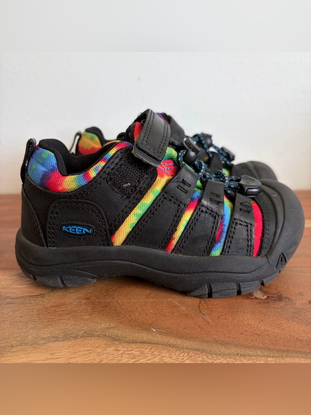 KEEN Kids Newport Shoe Size 10 Toddler Rainbow Tie Dye Sneaker